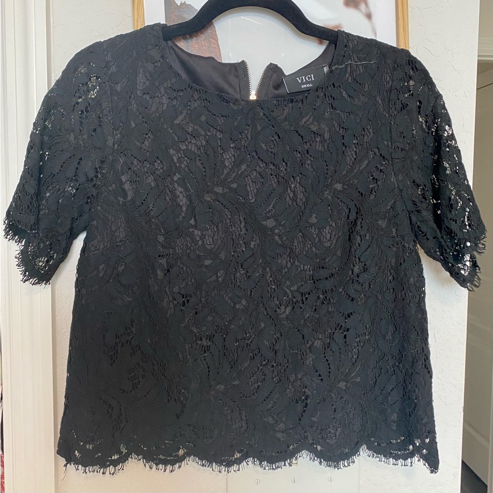 Vici black lace top